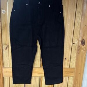 Women's Classic Black Capris